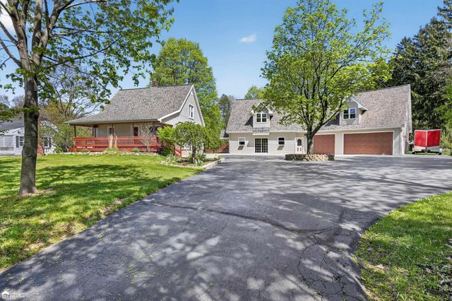 2292 N Belsay Road, Burton, MI 48509