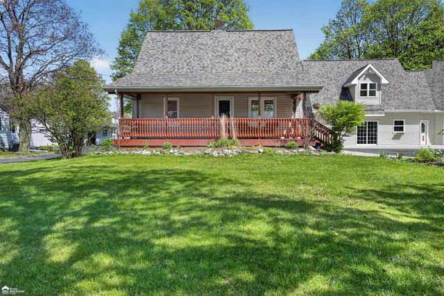 2292 N Belsay Road, Burton, MI 48509
