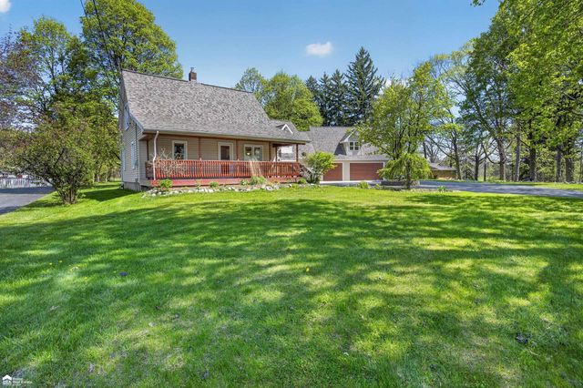 2292 N Belsay Road, Burton, MI 48509