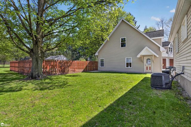 2292 N Belsay Road, Burton, MI 48509