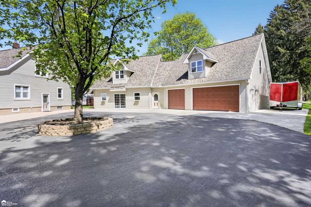 2292 N Belsay Road, Burton, MI 48509