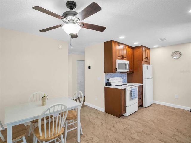 1011 COLDSTREAM COURT, Tarpon Springs, FL 34689