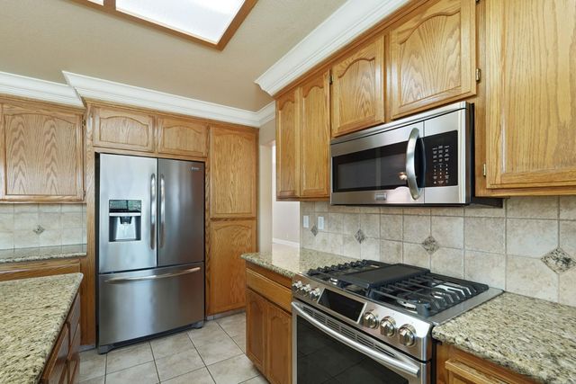 1813 Mark Mead Ln, Modesto, CA 95356