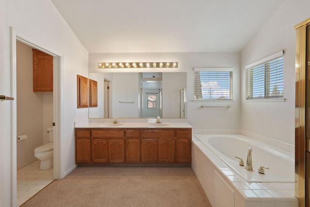 1813 Mark Mead Ln, Modesto, CA 95356