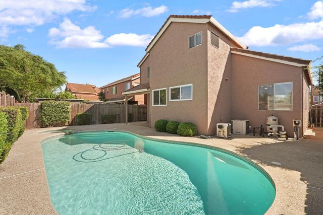 1813 Mark Mead Ln, Modesto, CA 95356