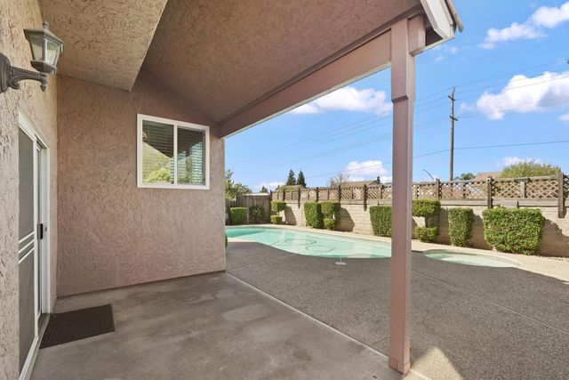 1813 Mark Mead Ln, Modesto, CA 95356