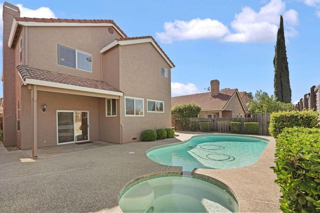 1813 Mark Mead Ln, Modesto, CA 95356