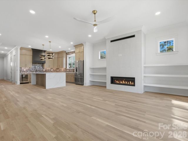 431 W Peterson Drive, Charlotte, NC 28217