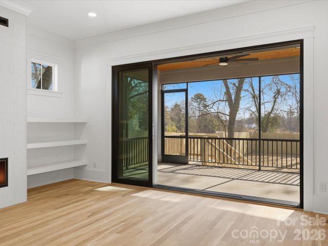 431 W Peterson Drive, Charlotte, NC 28217