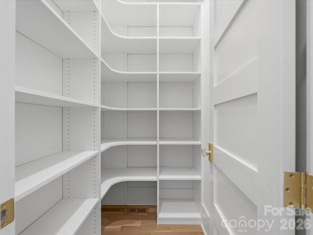 431 W Peterson Drive, Charlotte, NC 28217