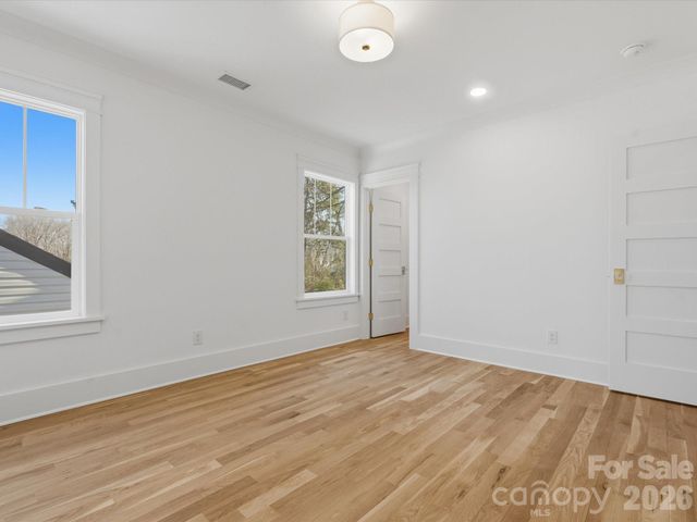 431 W Peterson Drive, Charlotte, NC 28217