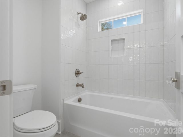 431 W Peterson Drive, Charlotte, NC 28217