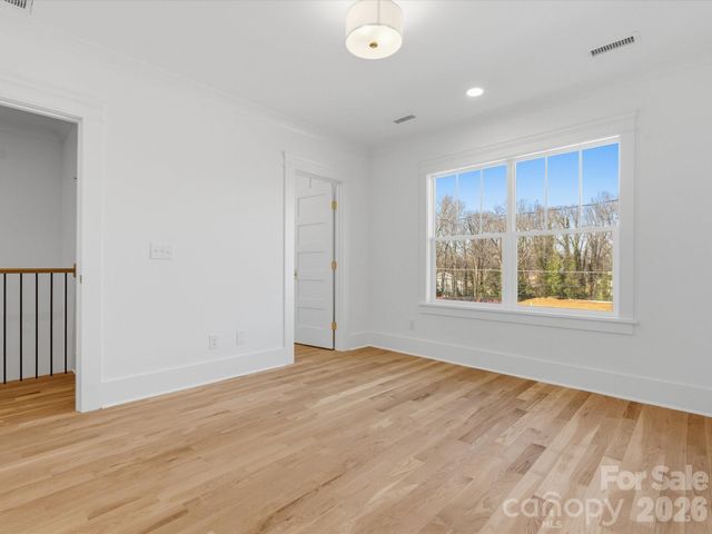 431 W Peterson Drive, Charlotte, NC 28217