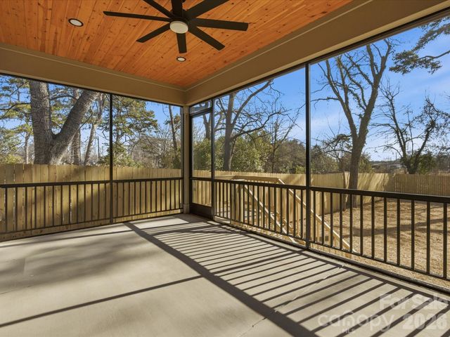 431 W Peterson Drive, Charlotte, NC 28217