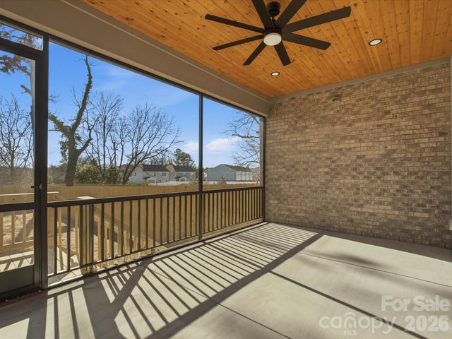 431 W Peterson Drive, Charlotte, NC 28217