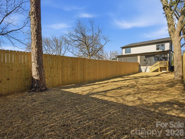 431 W Peterson Drive, Charlotte, NC 28217