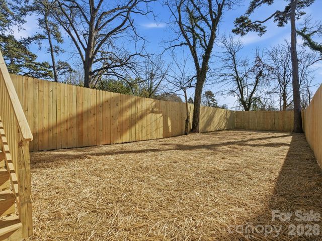 431 W Peterson Drive, Charlotte, NC 28217