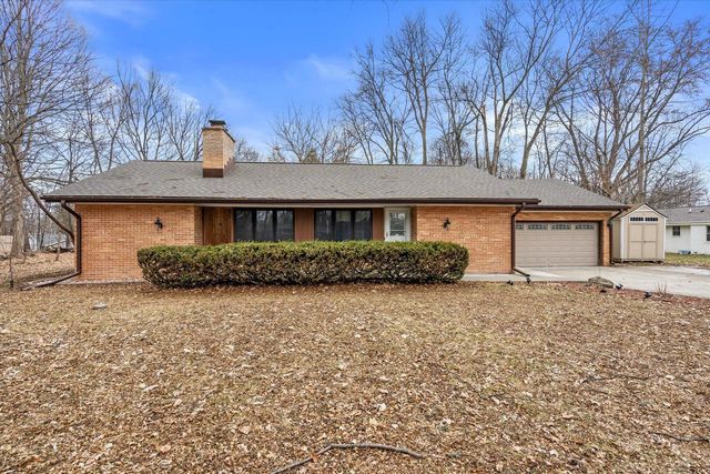 2570 Gaywood COURT, Brookfield, WI 53045