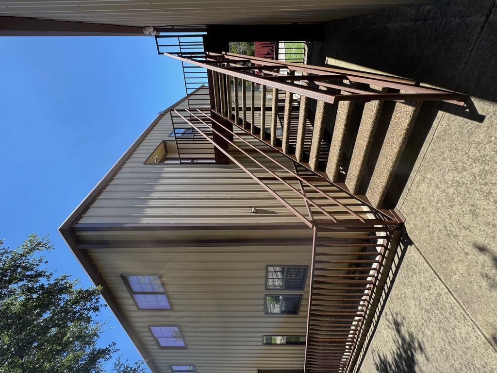 100 S Canyonwood DR 1-B, Dripping Springs, TX 78620