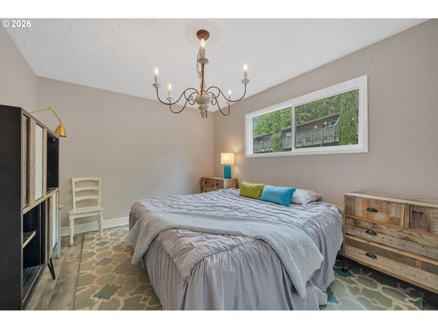 1015 Sw BERTHA Blvd, Portland, OR 97219