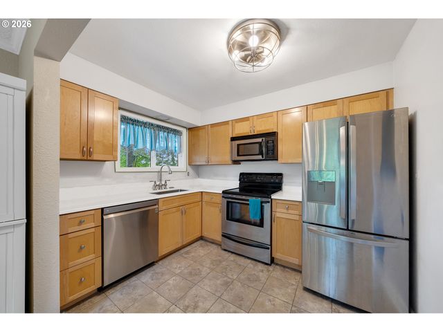 1015 Sw BERTHA Blvd, Portland, OR 97219