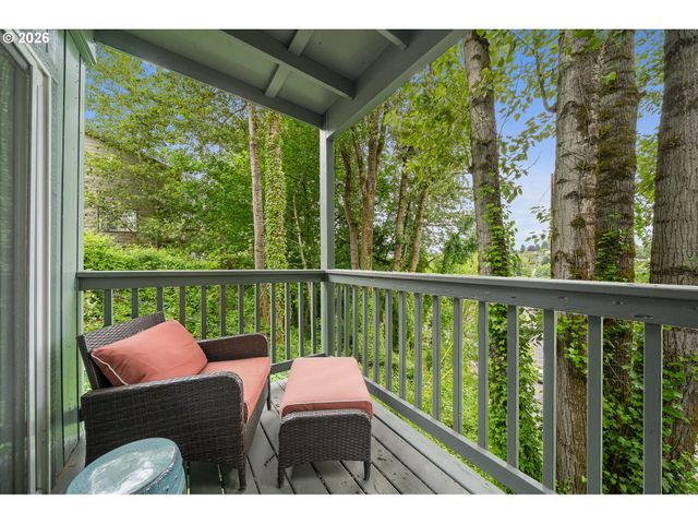 1015 Sw BERTHA Blvd, Portland, OR 97219