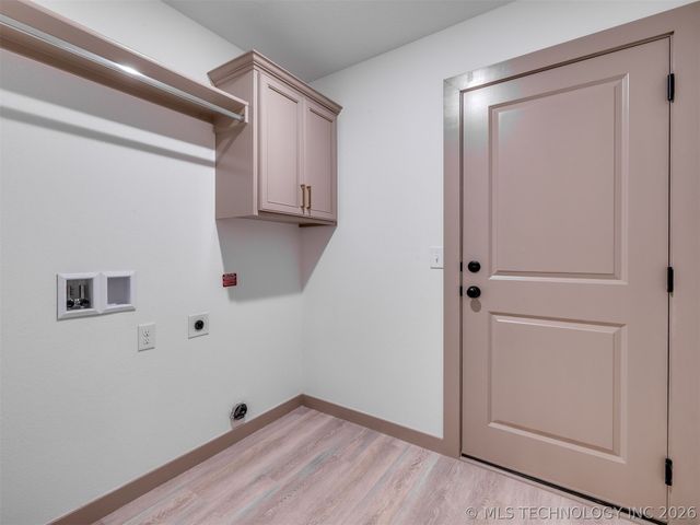 3381 E 153rd Street S, Bixby, OK 74008