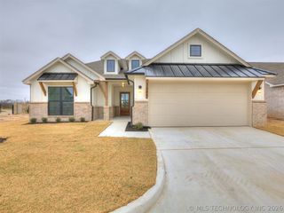 3381 E 153rd Street S, Bixby, OK 74008