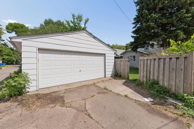 1739 Palace Avenue, Saint Paul, MN 55105