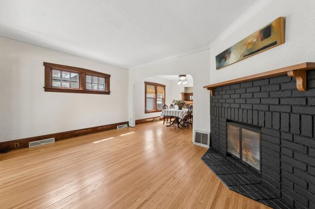 1739 Palace Avenue, Saint Paul, MN 55105