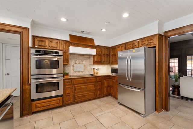 3813 Vicksburg Court, Plano, TX 75023