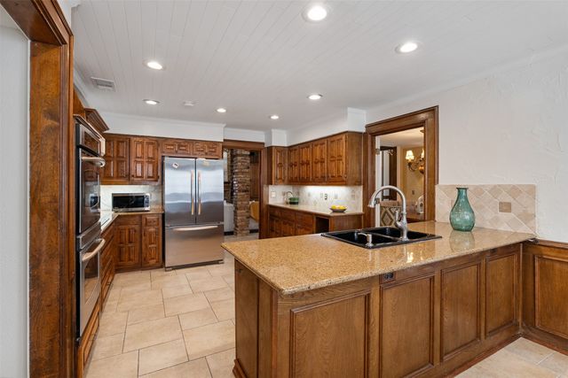 3813 Vicksburg Court, Plano, TX 75023