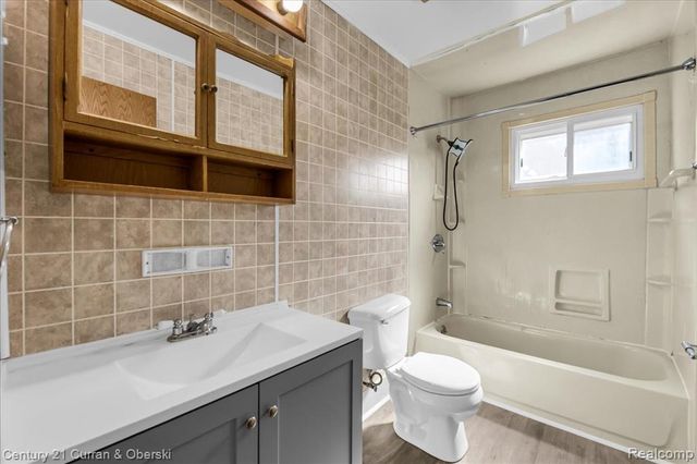 5938 Glenis Street, Taylor, MI 48180