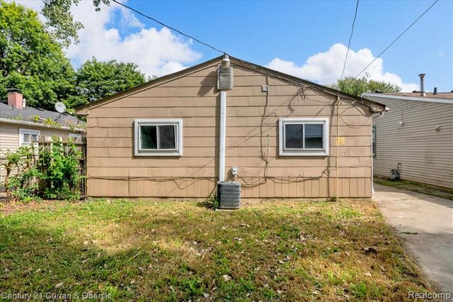 5938 Glenis Street, Taylor, MI 48180