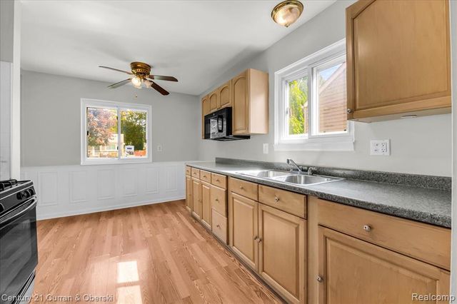 5938 Glenis Street, Taylor, MI 48180