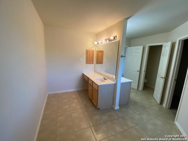 2007 Walsbrook, San Antonio, TX 78260