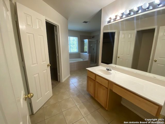 2007 Walsbrook, San Antonio, TX 78260