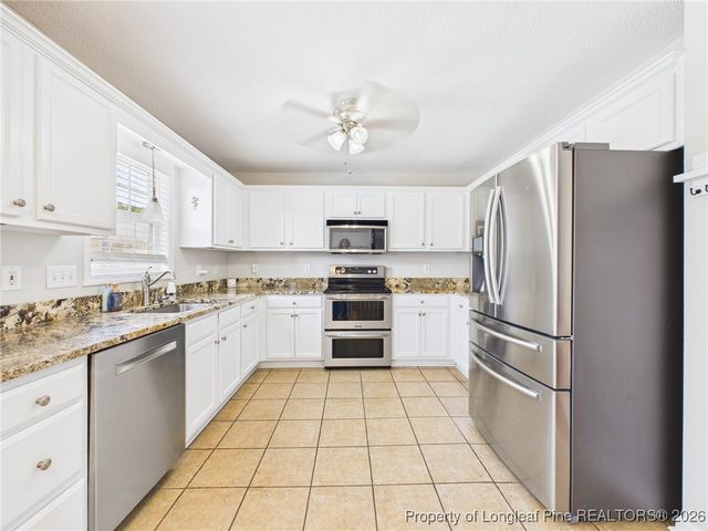 4422 Rose Meadow Drive, Hope Mills, NC 28348