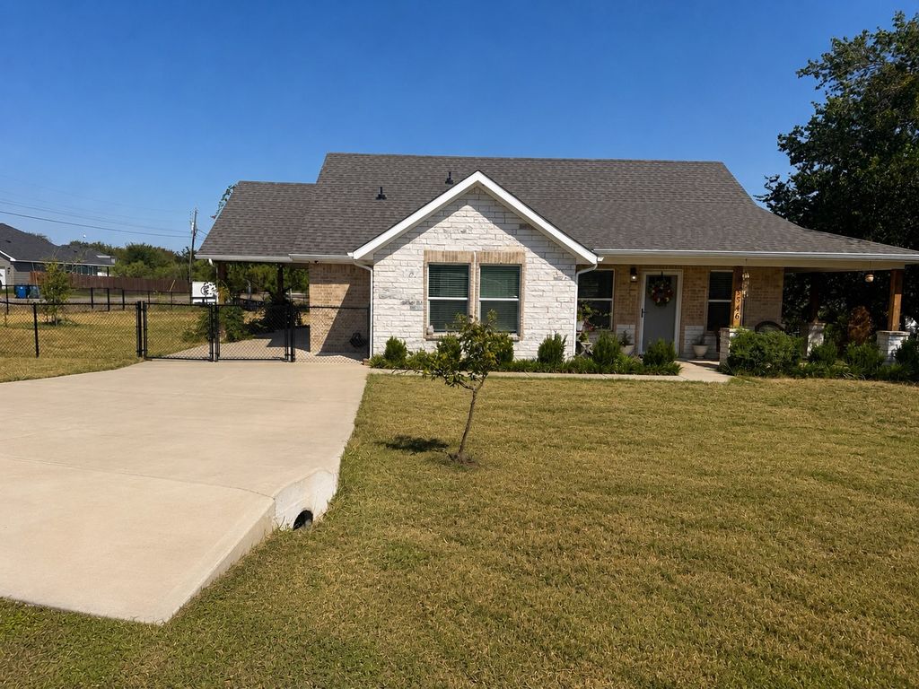 5546 Mesa Loop, Granbury, TX 76048 — exterior