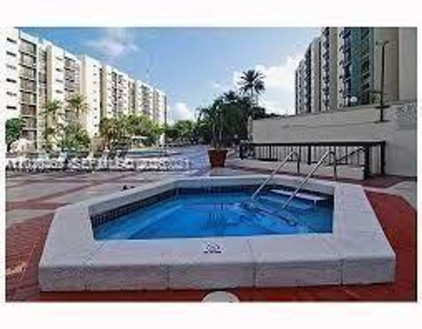 16909 N Bay Rd 711, Sunny Isles Beach, FL 33160