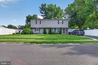 2741 FERNWOOD AVE, Abington, PA 19001