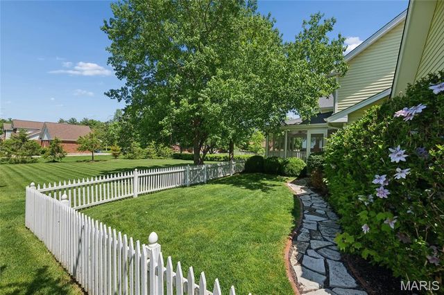 123 Saylesville Drive, Chesterfield, MO 63017