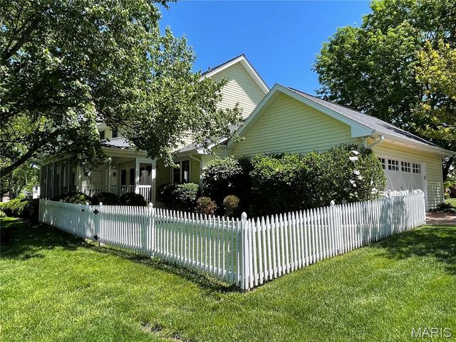 123 Saylesville Drive, Chesterfield, MO 63017