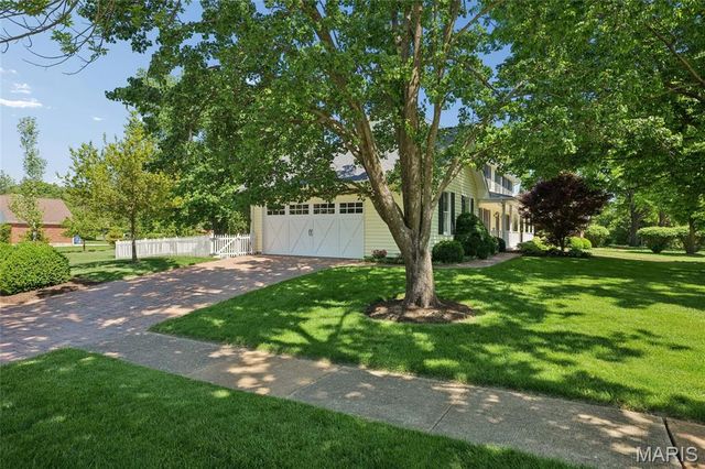 123 Saylesville Drive, Chesterfield, MO 63017