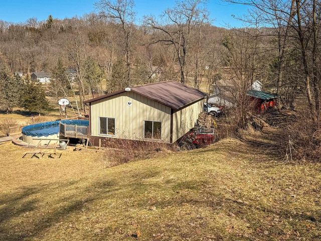 10755 Howard Trail, Mazomanie, WI 53560