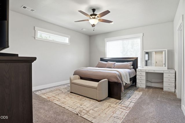 990 Win Way, Eagle Point, OR 97524