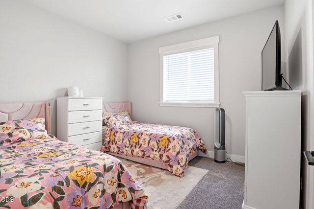 990 Win Way, Eagle Point, OR 97524