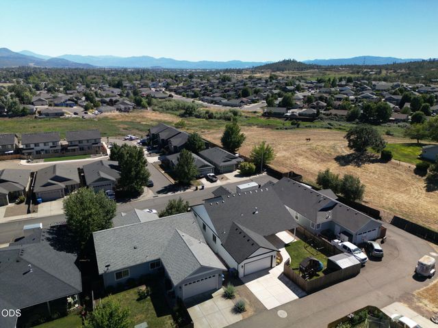 990 Win Way, Eagle Point, OR 97524