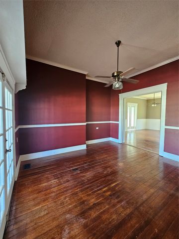 300 S Oak Street, Lorena, TX 76655