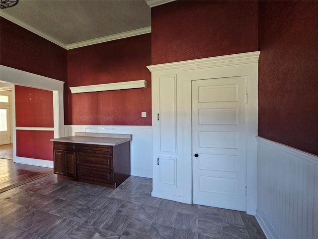 300 S Oak Street, Lorena, TX 76655